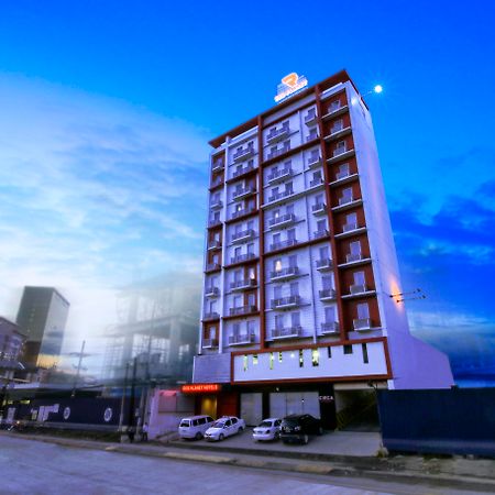 Red Planet Cagayan De Oro Hotel Exterior photo