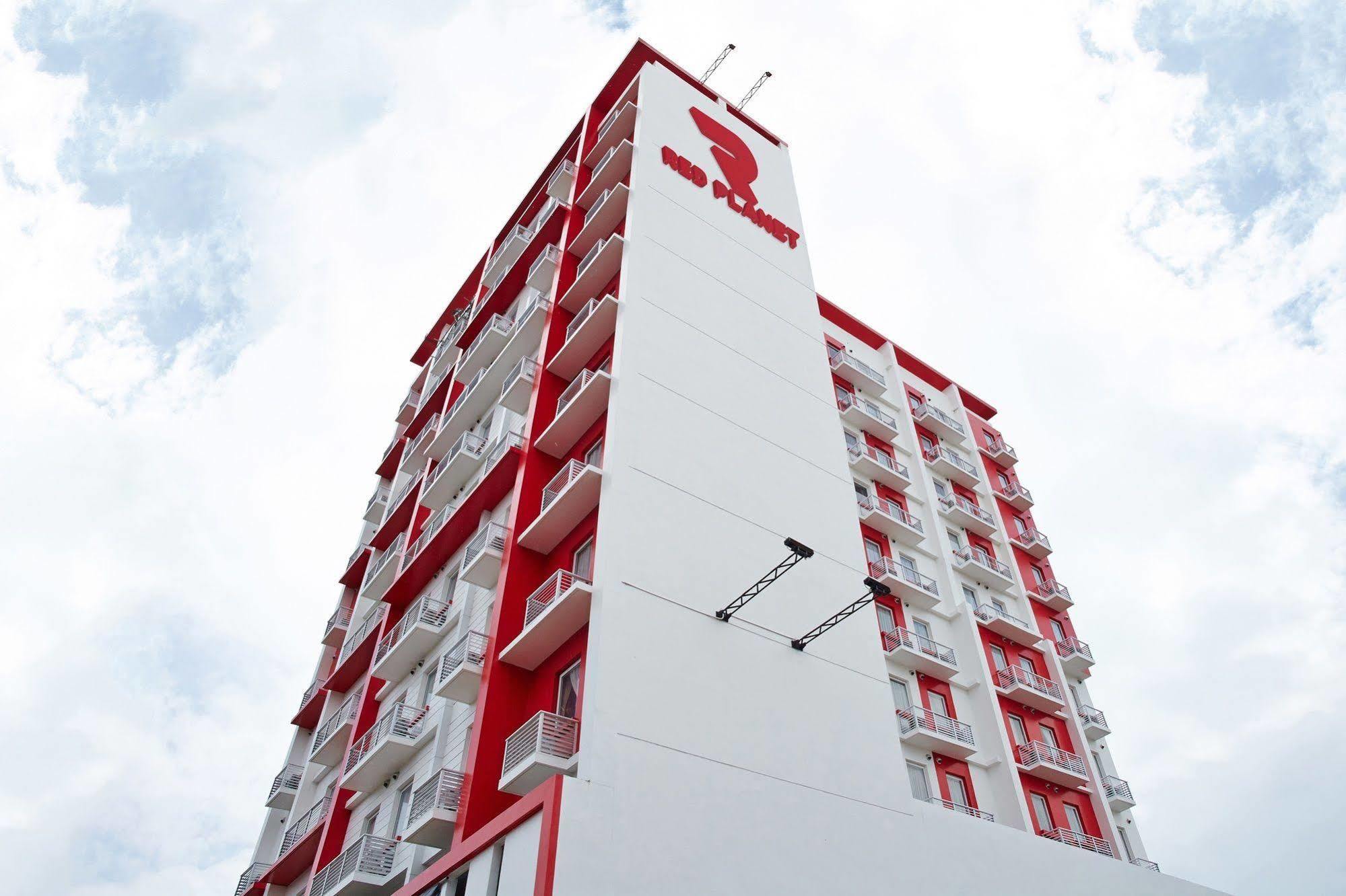 Red Planet Cagayan De Oro Hotel Exterior photo