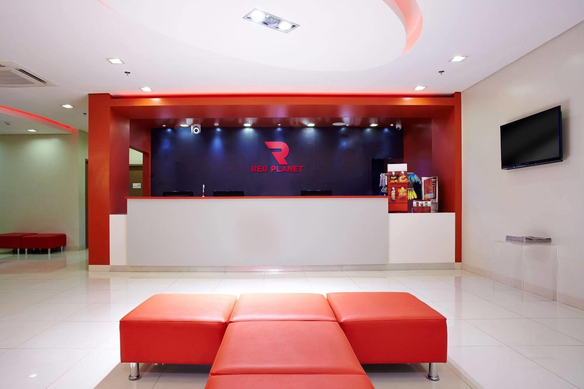 Red Planet Cagayan De Oro Hotel Exterior photo